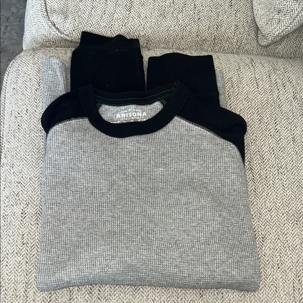 Arizona Jean Company Men’s Gray Crewneck Thermal with Black Trim